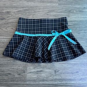 Vintage plaid mini skirt with ribbon
School girl mini skirt